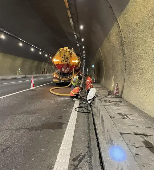 潜江经济开发区隧道排水渠清淤